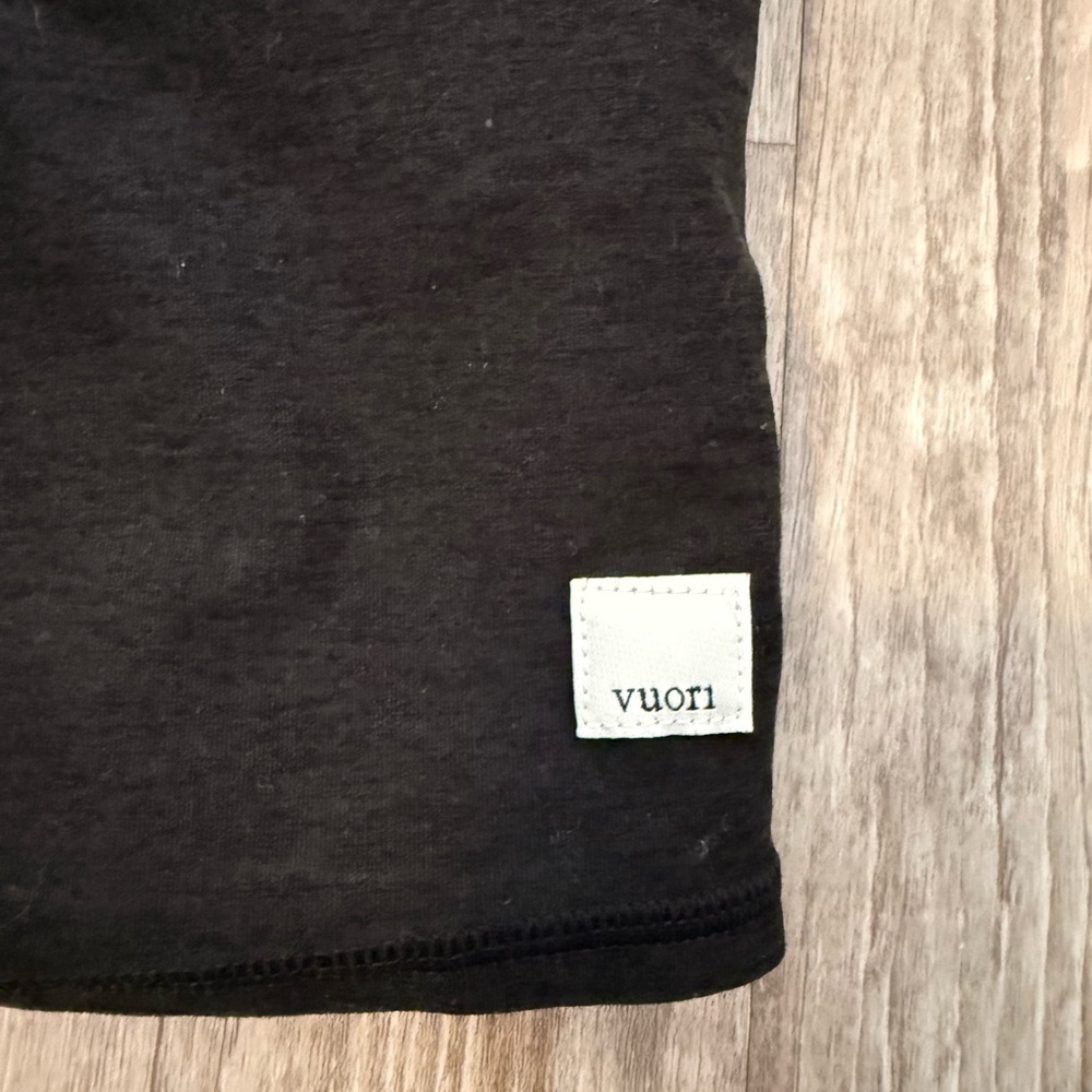 Vuori Women's Elevation Square Neck Tank in black size extra small XS - Picture 2 of 6